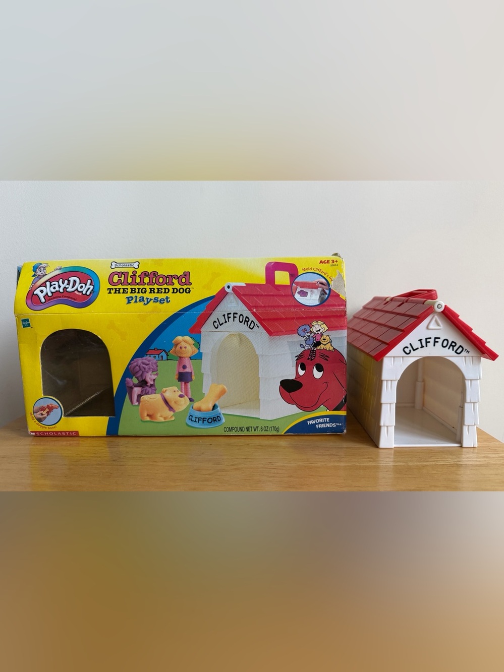 Play-Doh Clifford the Big Red Dog’s House with box.